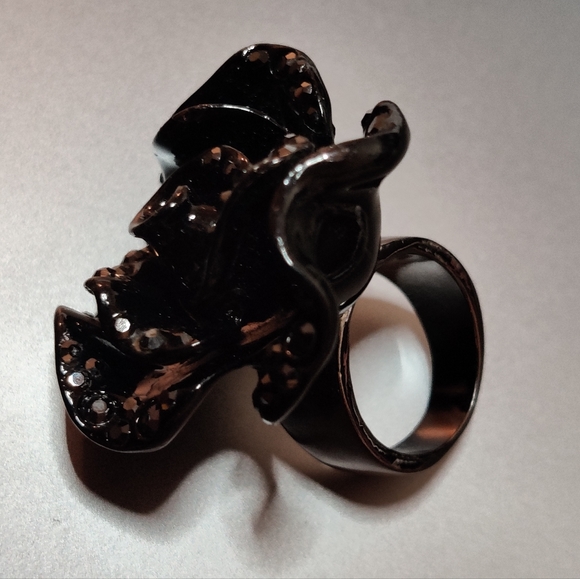 Black Camelia Rose Flower Cocktail Ring - Picture 11 of 15